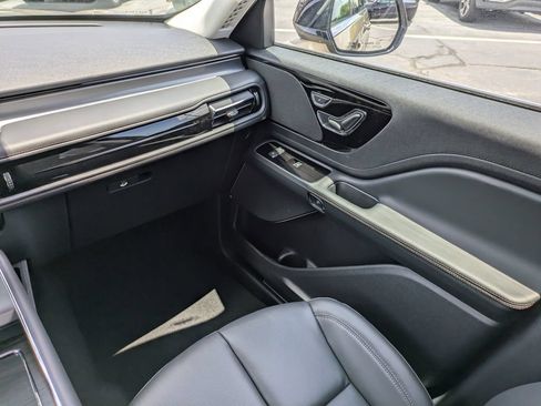 New 2026 Lincoln Aviator 2WD image 21