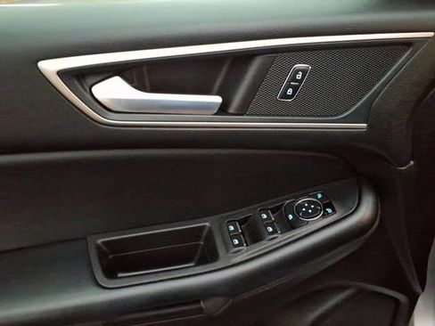 Used 2023 Ford Edge SEL AWD/4WD image 11