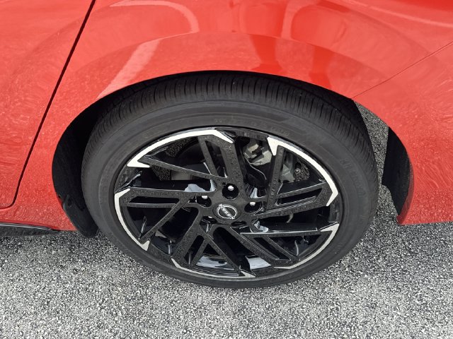 Used 2026 Nissan Sentra SR w/ SR Premium Package FWD image 11