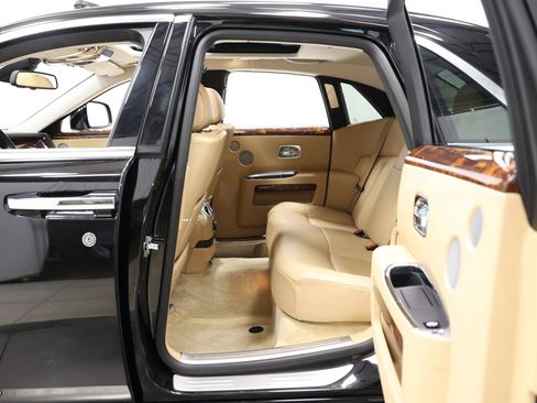 Used 2010 Rolls-Royce Ghost RWD image 51