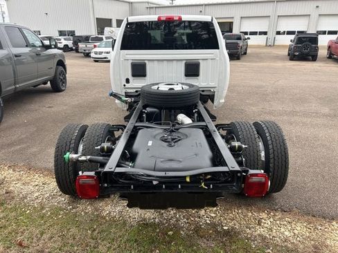 New 2026 RAM 5500 Tradesman w/ Chrome Appearance Group image 10