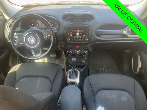 Used 2017 Jeep Renegade Latitude AWD/4WD image 10