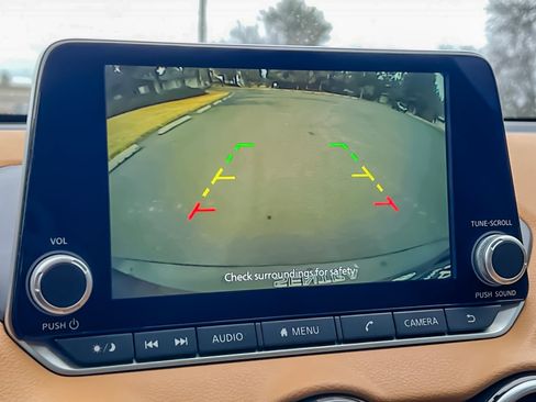 Used 2022 Nissan Sentra SV w/ SV Premium Package image 25