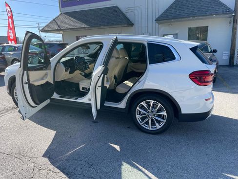 Used 2019 BMW X3 xDrive30i w/ Premium Package image 11