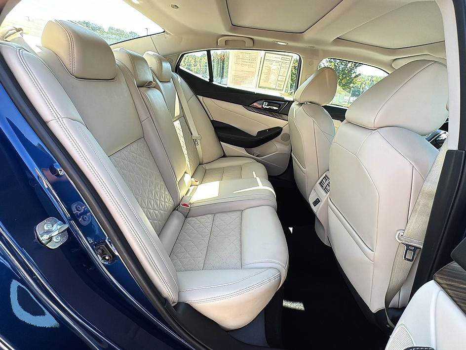 Used 2018 Nissan Maxima Platinum FWD image 23