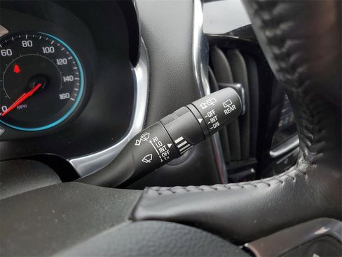 Used 2020 Chevrolet Traverse LT image 29