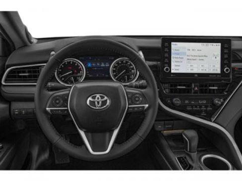 Used 2021 Toyota Camry XLE image 7