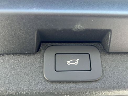 New 2026 Land Rover Discovery S AWD/4WD image 34