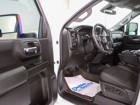 Used 2025 Chevrolet Silverado 2500 Custom w/ Custom Value Package AWD/4WD image 3