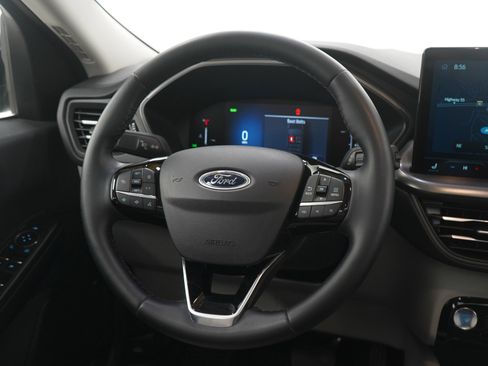 Used 2025 Ford Escape SE w/ Class II Trailer Tow Package FWD image 16