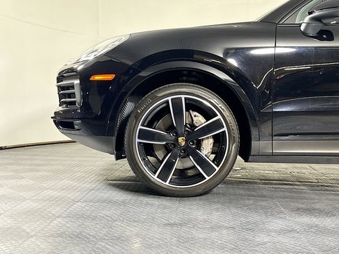 Certified 2023 Porsche Cayenne Platinum Edition AWD/4WD image 59