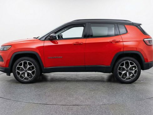 Used 2025 Jeep Compass Limited AWD/4WD image 5