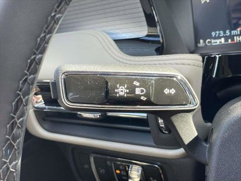 Used 2025 Lincoln Corsair AWD image 19