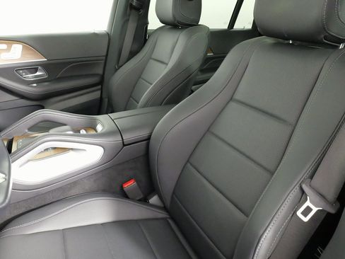 Used 2024 Mercedes-Benz GLS 450 4MATIC w/ AMG Line Exterior image 31