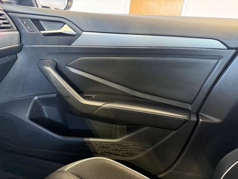 Used 2024 Volkswagen Jetta Sport image 29