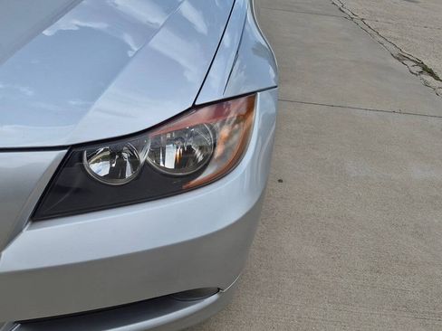 Used 2006 BMW 325i Sedan RWD image 12