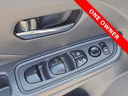 Used 2024 Nissan Versa SV FWD image 13