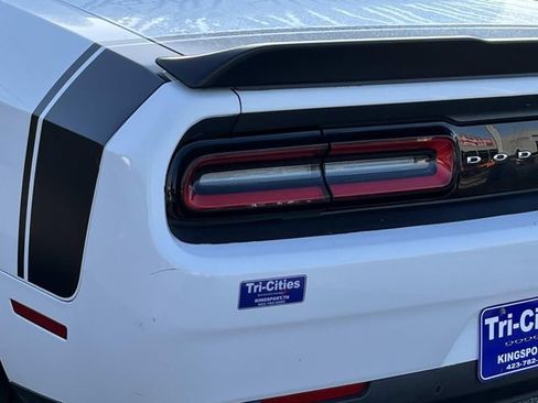 Used 2019 Dodge Challenger SXT w/ Driver Convenience Group image 5