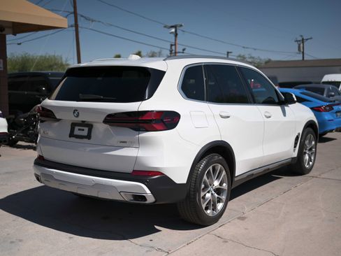 Used 2025 BMW X5 xDrive40i AWD/4WD image 3