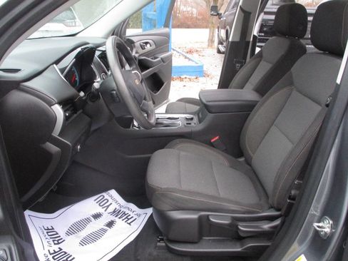Used 2020 Chevrolet Traverse LS image 18