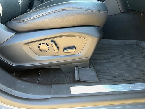 Used 2023 Ford Explorer Limited w/ Limited Technology Package image 17