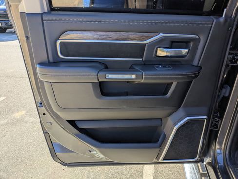 Used 2019 RAM 2500 Laramie image 31