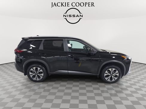 Used 2023 Nissan Rogue SV w/ SV Premium B Package FWD image 4