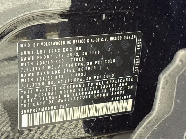 Certified 2025 Volkswagen Tiguan SE FWD image 31