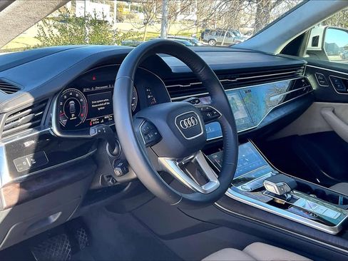 Used 2020 Audi Q8 Prestige w/ Prestige Package image 14