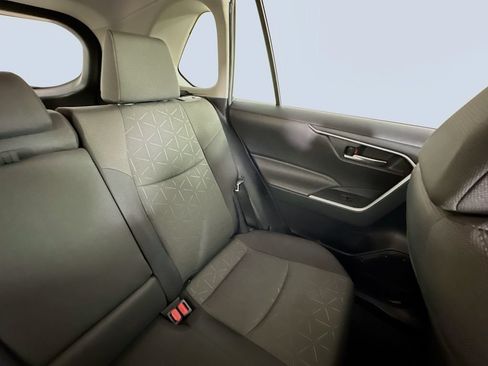 Used 2021 Toyota RAV4 XLE w/ Convenience Package AWD/4WD image 14