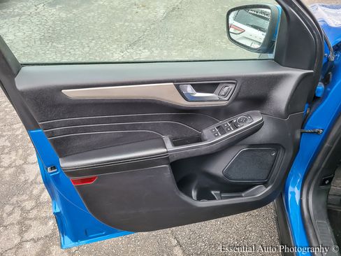 Used 2021 Ford Escape SE image 22