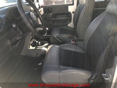 Used 2009 Jeep Wrangler X AWD/4WD image 11