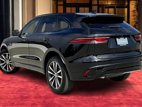 New 2026 Jaguar F-PACE R-Dynamic S image 2