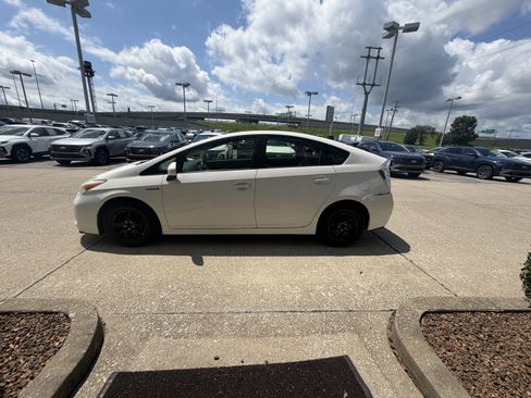 Used 2013 Toyota Prius Two FWD image 13