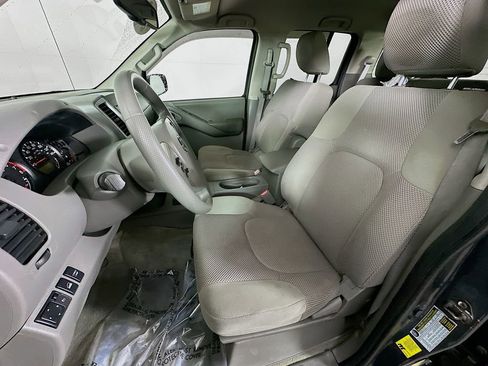 Used 2013 Nissan Frontier SV w/ SV Value Truck Pkg image 24