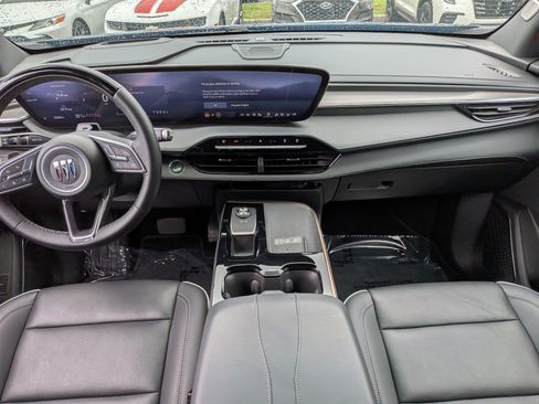 Used 2025 Buick Enclave Avenir w/ Super Cruise Package FWD image 17