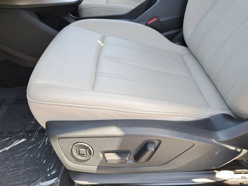 Used 2023 Audi Q4 e-tron Premium Plus w/ Premium Plus AWD/4WD image 31