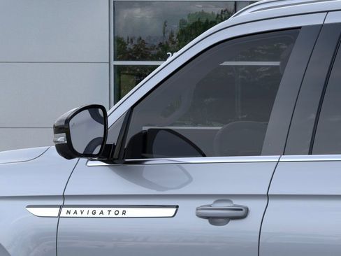 New 2026 Lincoln Navigator Reserve AWD/4WD image 20