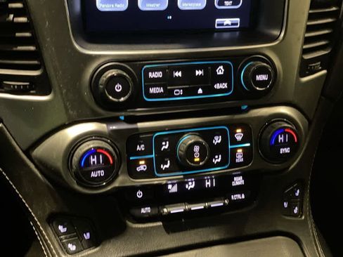 Used 2018 Chevrolet Suburban Premier image 20