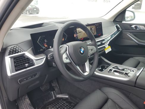New 2026 BMW X7 xDrive40i w/ Premium Package image 10