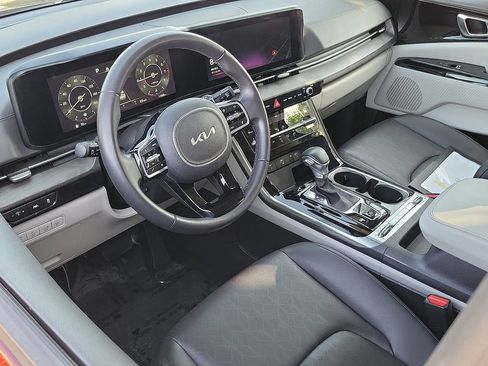 Used 2024 Kia Carnival SX image 3