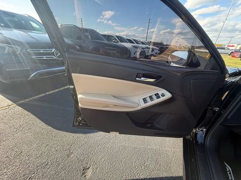 Used 2021 Toyota Avalon XLE FWD image 11