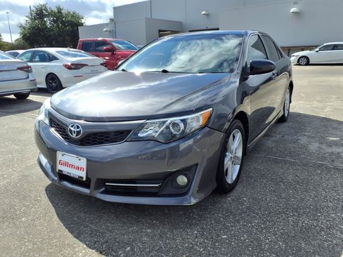 Used 2013 Toyota Camry SE FWD image 20