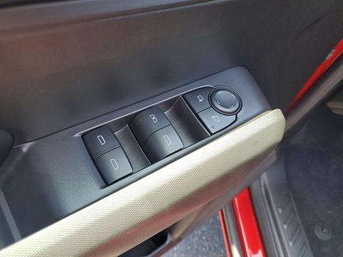 Used 2025 GMC Canyon Elevation w/ Convenience Package AWD/4WD image 9