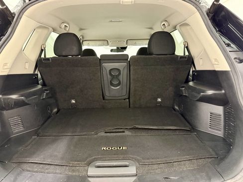 Used 2019 Nissan Rogue SV image 28