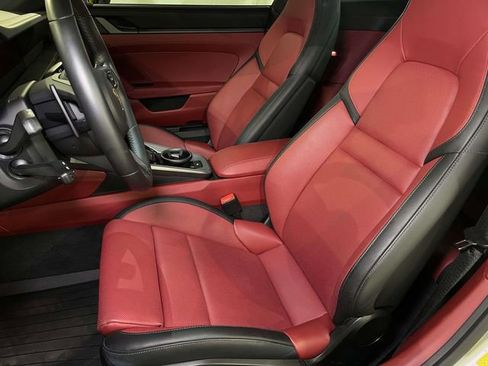 Certified 2025 Porsche 911 Carrera RWD image 17