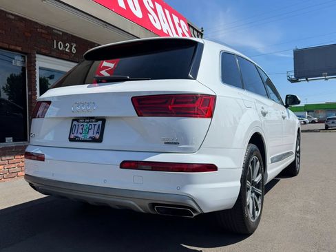 Used 2017 Audi Q7 3.0T Premium Plus w/ Premium Plus Package AWD/4WD image 4