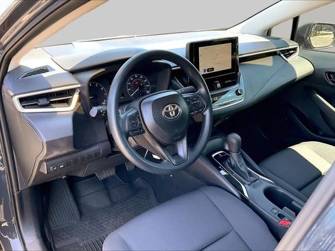 Used 2025 Toyota Corolla LE w/ Convenience Package FWD image 17