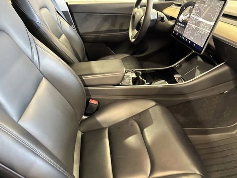 Used 2020 Tesla Model Y Long Range image 6