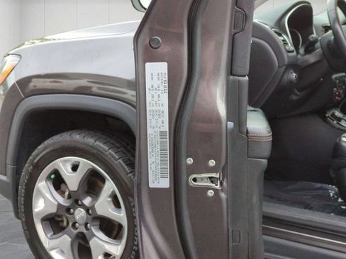 Used 2019 Jeep Compass Limited AWD/4WD image 34